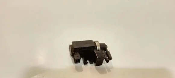 BMW 1 F20 F21 Turbo solenoid valve 72273600