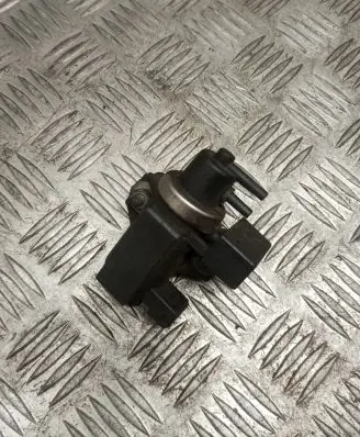 Vacuum valve