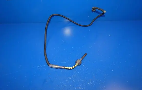 Mercedes-Benz CLA C117 X117 W117 Exhaust gas temperature sensor A0009057004