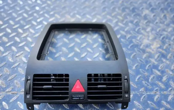Volkswagen Touran I Dash center air vent grill 1T1819728A