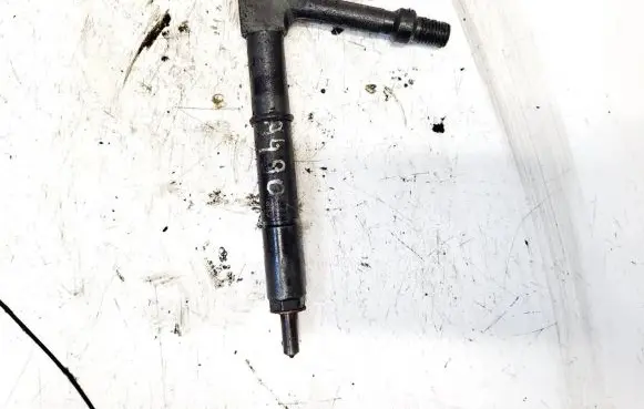 Nissan Almera Tino Fuel injector
