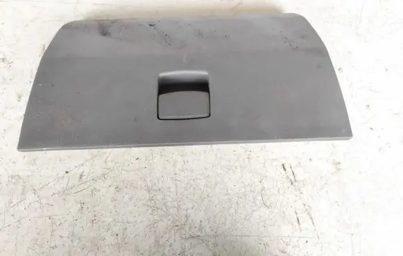 KIA Carens I Glove box