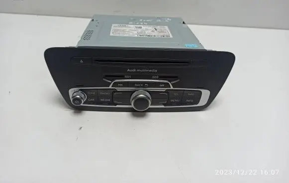 Audi Q3 8U Radio/CD/DVD/GPS head unit 8U0035192E 8U0035192C
