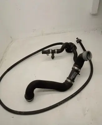 Mercedes-Benz CLS C218 X218 Engine coolant pipe/hose A2125012684