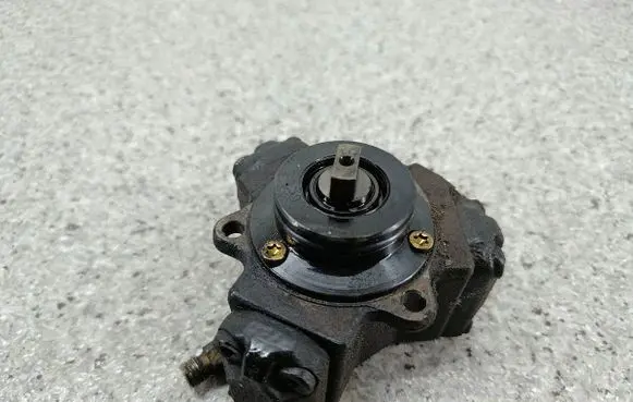 Mercedes-Benz A W168 Fuel injection high pressure pump
