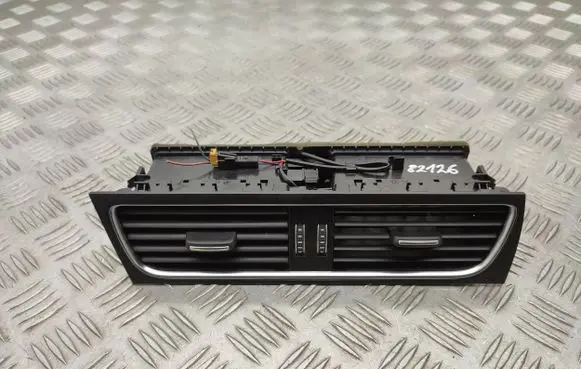Audi A4 S4 B8 8K Dash center air vent grill 8T1820951E