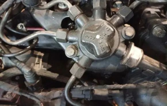 Ford Galaxy Fuel main line pipe