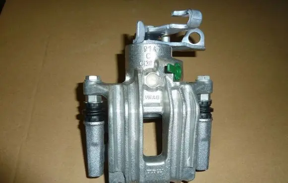 Volkswagen Polo IV 9N3 Front brake caliper 2Q0615406N