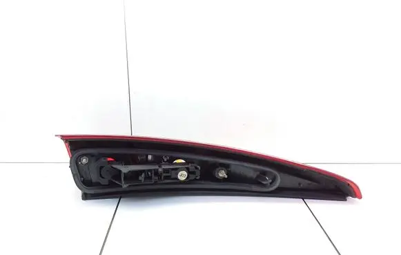 Volvo S70 V70 V70 XC Rear/tail lights 9157800 9169473 E26047