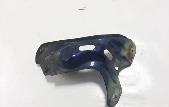 Volkswagen Golf V Fender mounting bracket 1K5821138