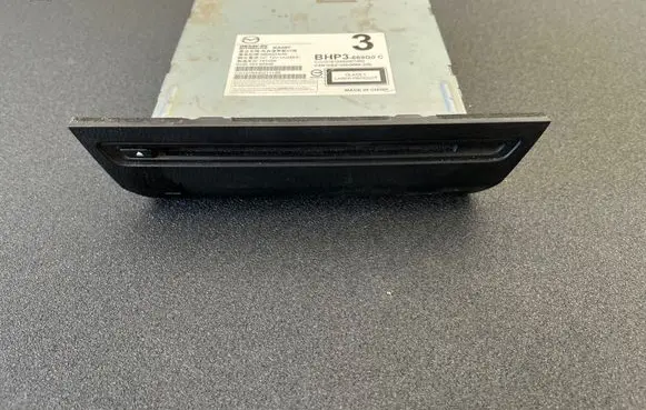 Mazda 3 III Radio/CD/DVD/GPS head unit BHP3669G0C