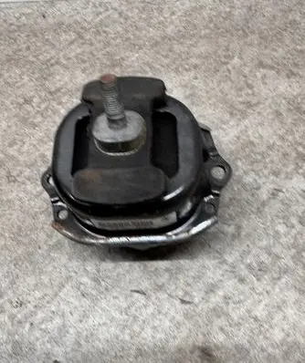 BMW X6M F86 Engine mount bracket 6793642