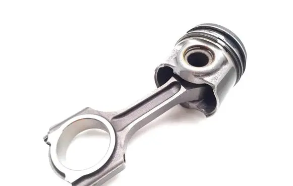 Ford Focus Piston with connecting rod YMF6