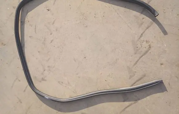 Toyota Yaris Rear door rubber seal (on body) 