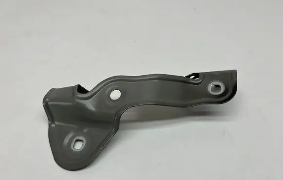 BMW M4 G82 G83 Fender mounting bracket 9466087 7486805