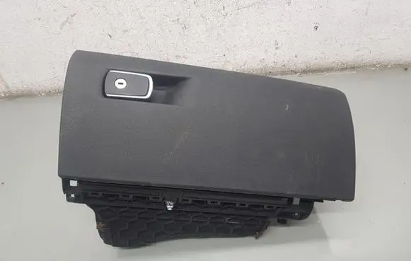 BMW 5 GT F07 Glove box