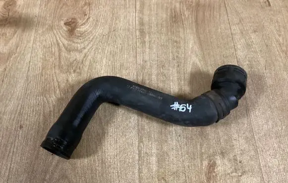 Engine coolant pipe/hose