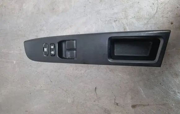 Toyota Yaris Electric window control switch 742320D670