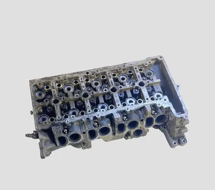 BMW 1 E81 E87 Engine head 7797678