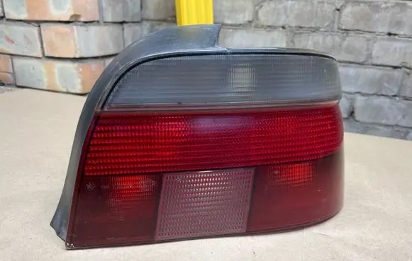 BMW 5 E39 Rear/tail lights 2496298 2VP00724008