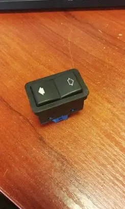 BMW 5 E39 Electric window control switch 8368932