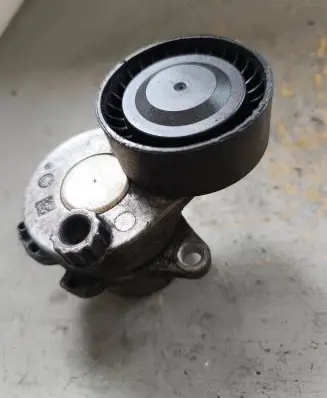 Mercedes-Benz E W212 Alternator belt tensioner A6512001370