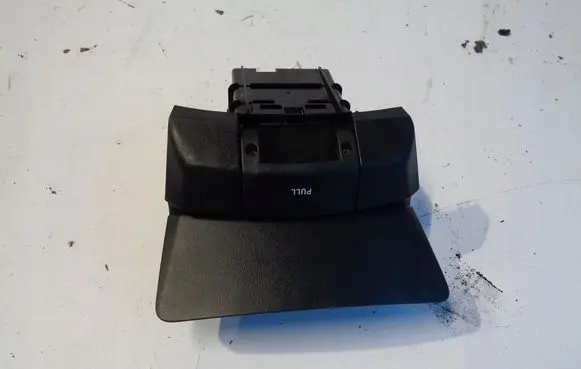 Hyundai i30 Hand parking brake switch 