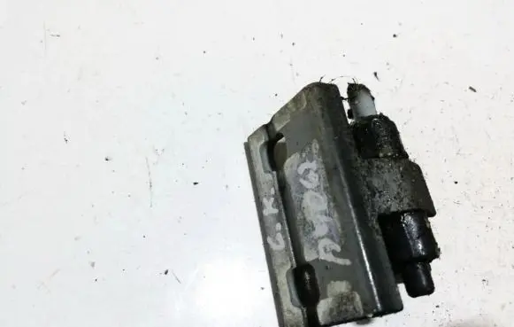Volvo XC90 Rear door lower hinge