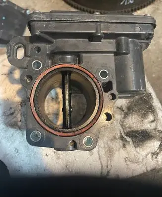 Ford Kuga II Throttle valve 9806625280