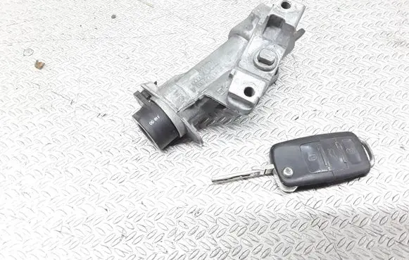 Volkswagen PASSAT B5.5 Ignition lock 4B0905851C