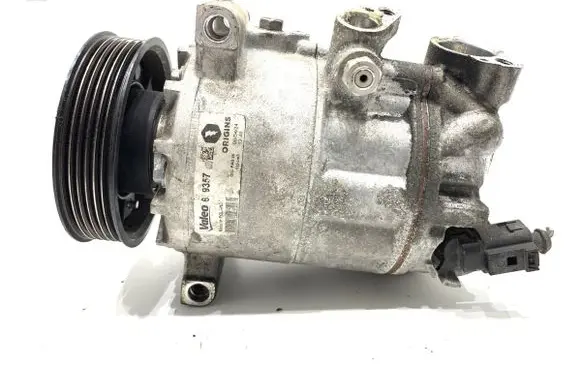 Volkswagen Golf VII Air conditioning (A/C) compressor (pump) 699357