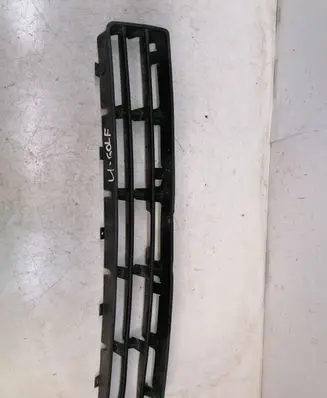 Volkswagen Golf IV Front bumper lower grill 1J0853677D