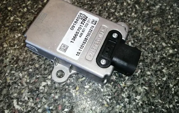 Opel Vectra C ESP acceleration yaw rate sensor 13665701