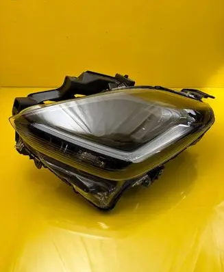 Suzuki Swift IV Headlight/headlamp W7091