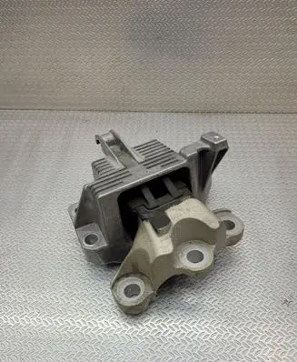 Volvo XC40 Engine mount bracket 31460512