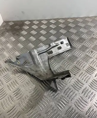 Volkswagen Touran I Fender mounting bracket 1T0821136