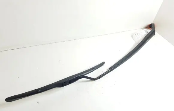 Toyota RAV 4 (XA50) Windshield/front glass wiper blade 