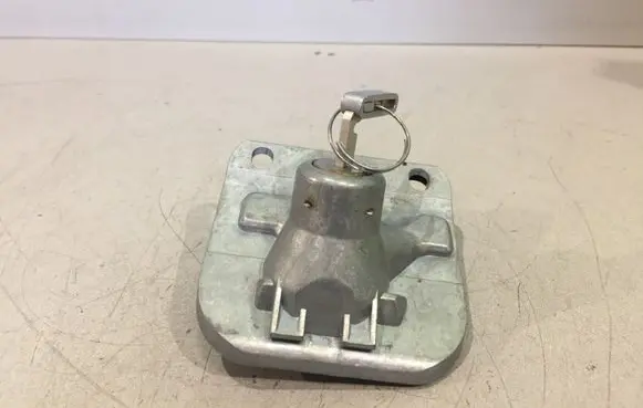 Volvo S60 Tailgate exterior lock 31253043