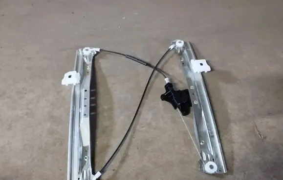 Front window lifting mechanism without motor