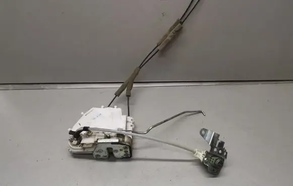 Honda FR-V Front door lock