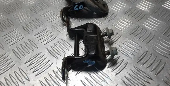 Nissan Navara D23 Rear door hinge set 