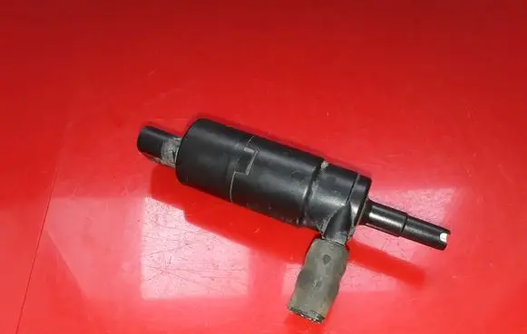 Volkswagen Touareg I Headlight washer pump 3B0955681 001005