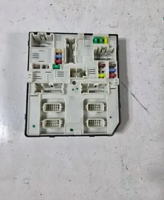 Renault Megane III Fuse module 284B62069R USM2010