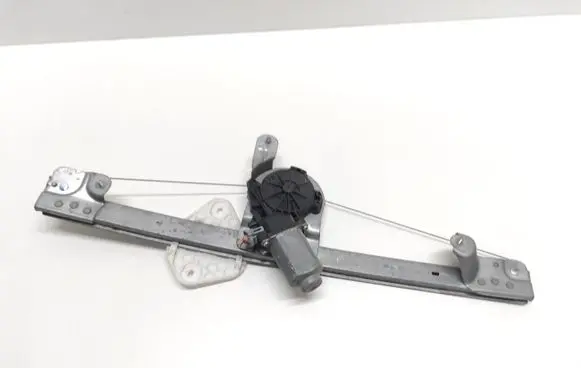 Dacia Logan I Front door manual window regulator 118482
