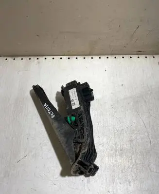 Skoda Octavia Mk2 (1Z) Accelerator throttle pedal 1K1723503L