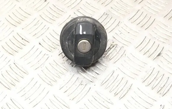 Audi 80 90 S2 B4 Fuel tank filler cap 