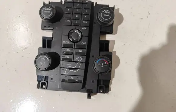 Volvo V50 Climate control unit 8697155 04W02T 19206