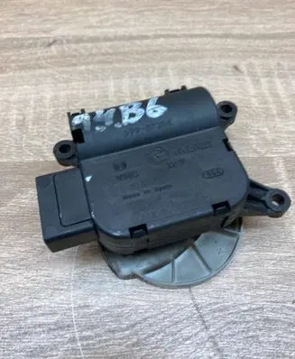 Audi A4 S4 B6 8E 8H Air flap motor/actuator 8E1820511C 0132801302