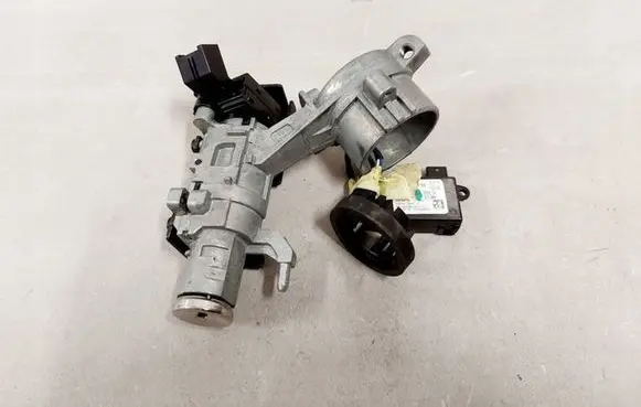 Opel Insignia A Ignition lock 25799293