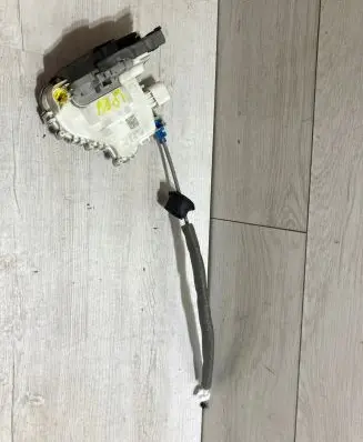 Audi A3 S3 8V Front door lock 8X1837015C
